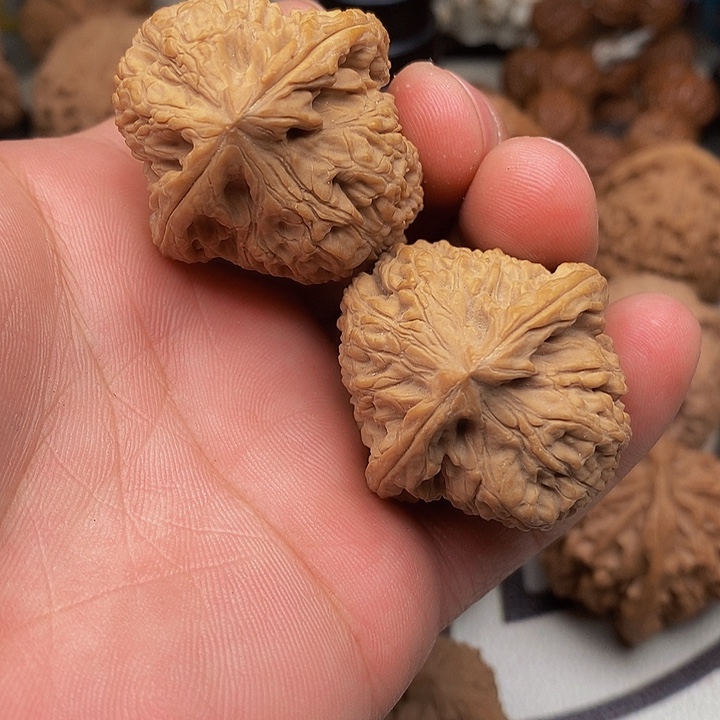 桃核把件南疆石狮子头