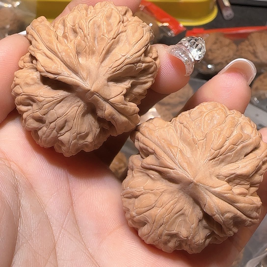 文玩核桃吊坠45全品红锦鲤