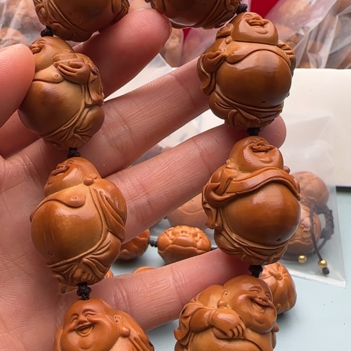 橄榄核手串雕刻工艺