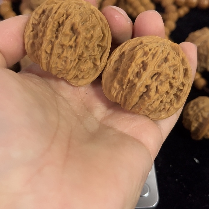 文玩核桃把件42左右微瑕练手四座楼，编号015