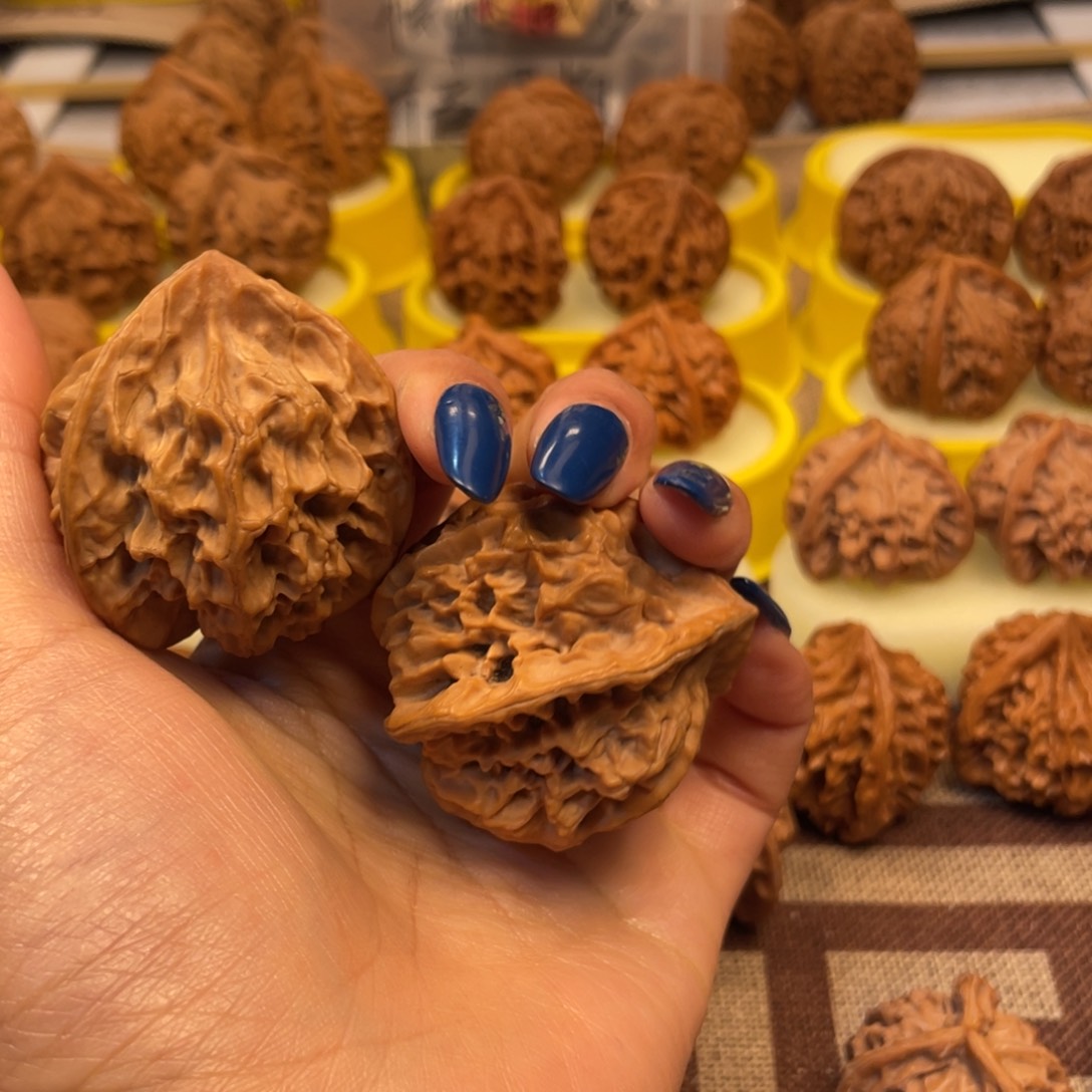 涛***，文玩核桃吊坠帝王三棱