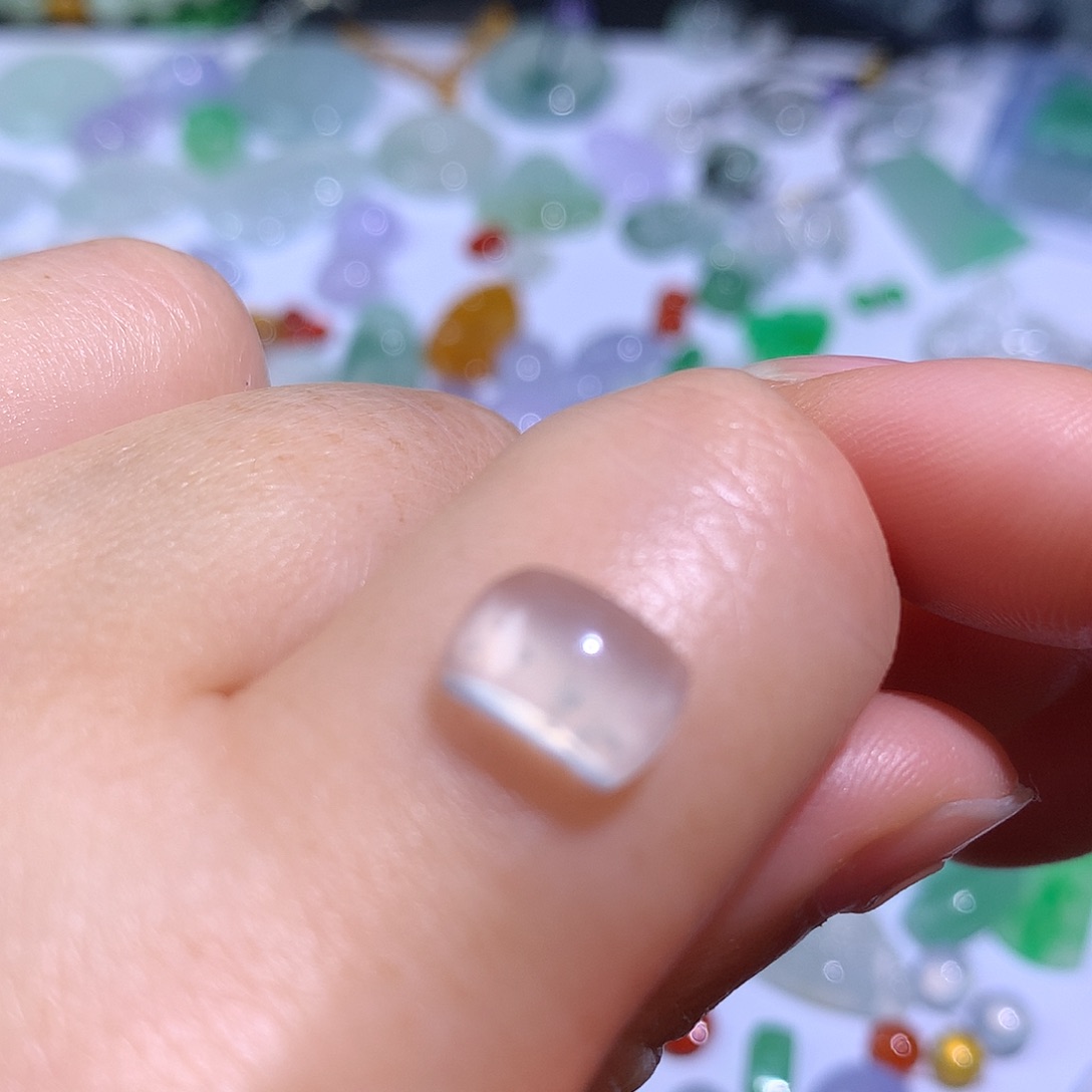 翡翠颈饰未镶嵌马鞍