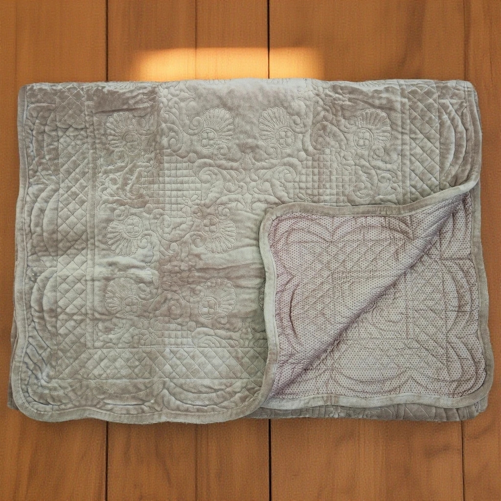 咖色(BROWN)贝壳绗缝绒面带防滑颗粒沙发垫飘窗垫尺寸约70*300