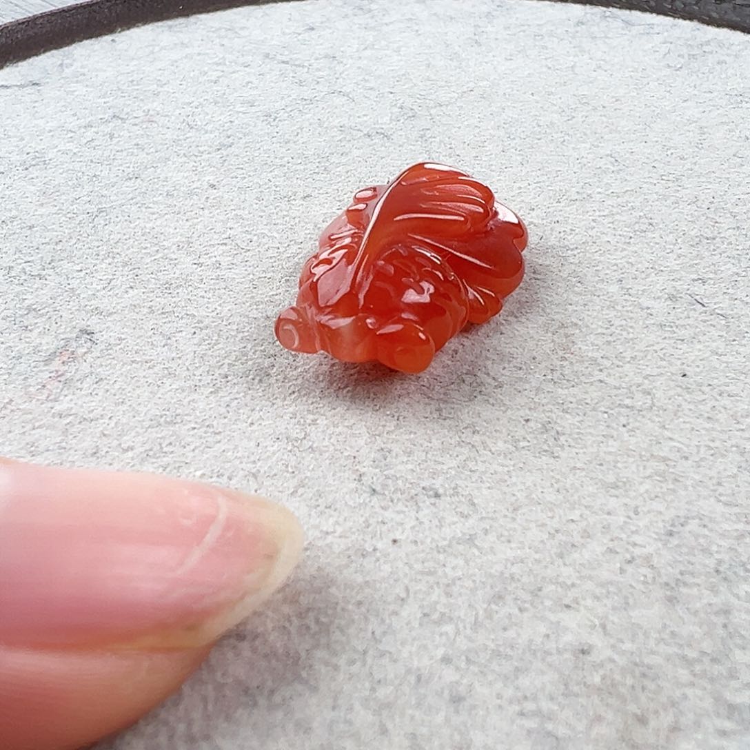 南红玛瑙吊坠未镶嵌