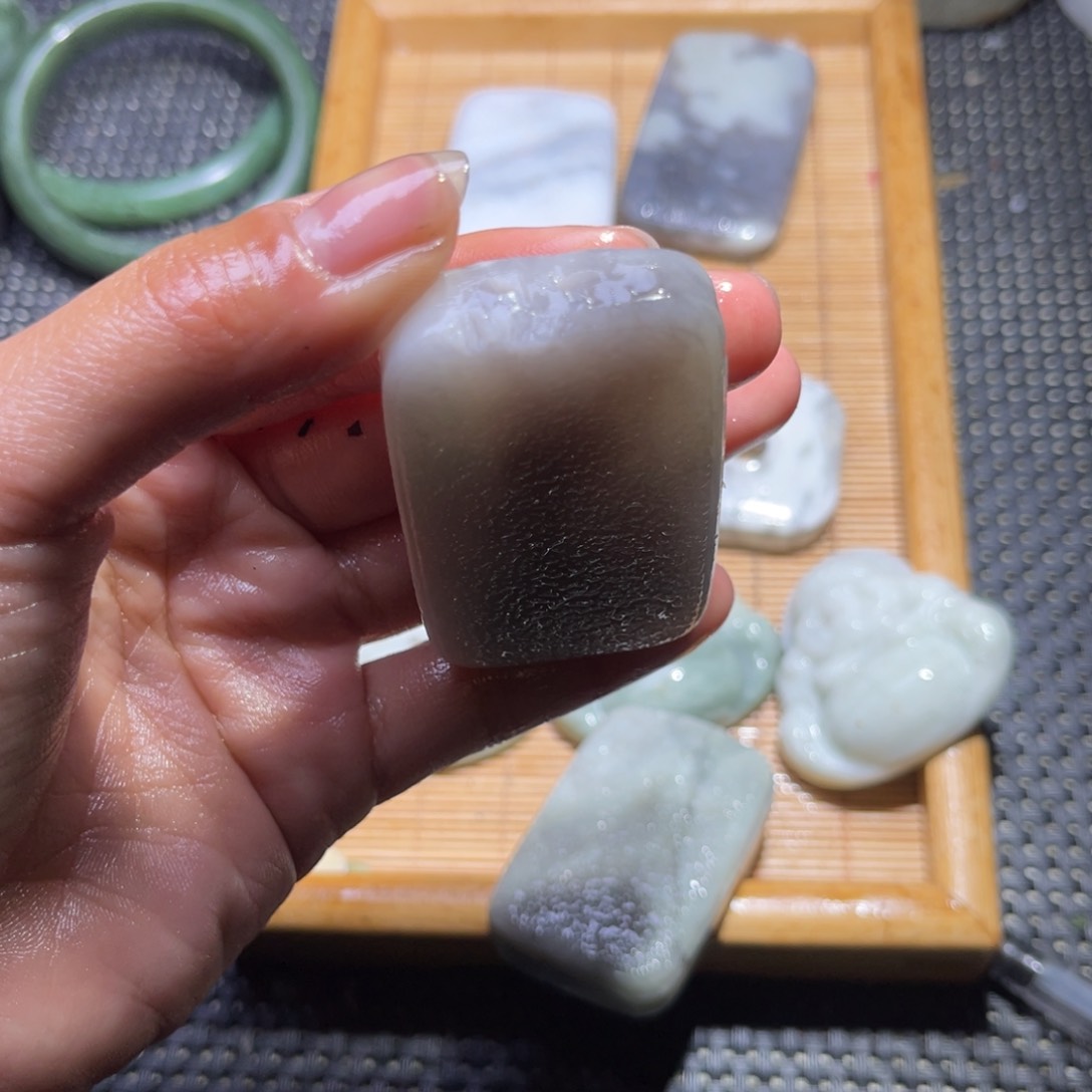 未镶嵌和田玉车挂