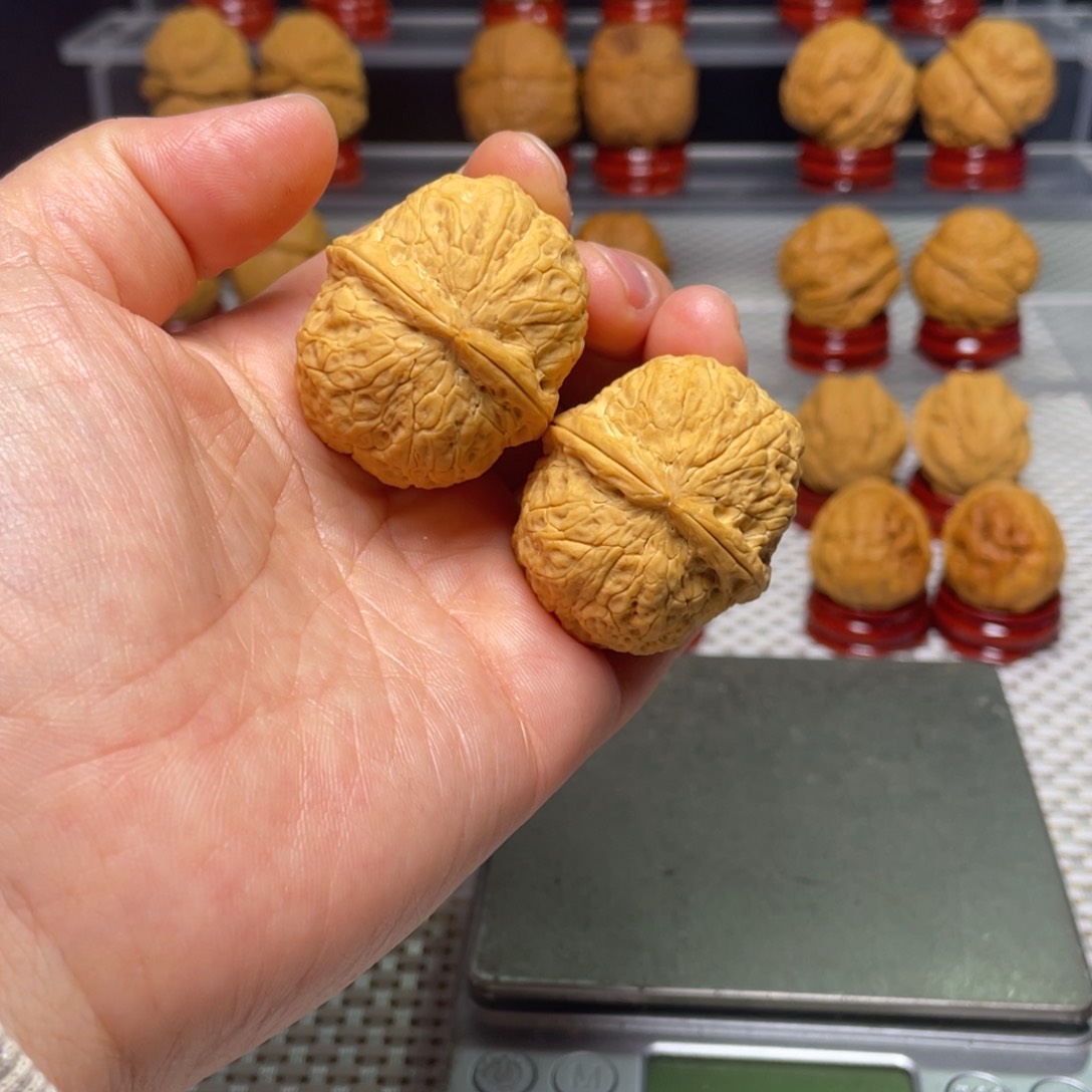 文玩核桃把件19金馒头