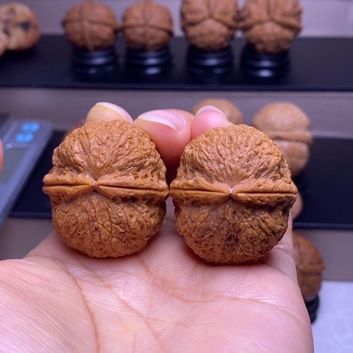 文玩核桃把件鱼子纹绣球35