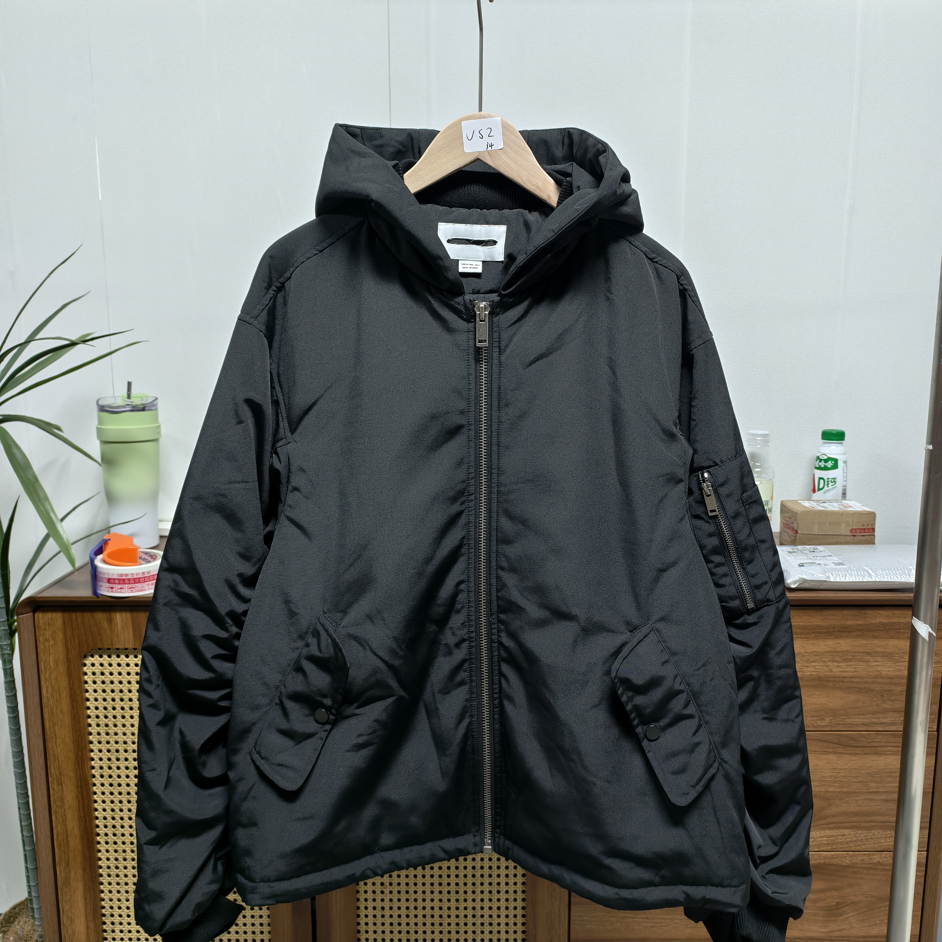 US2-G8-13 休闲风黑色秋冬常规连帽中长款长款长袖外套