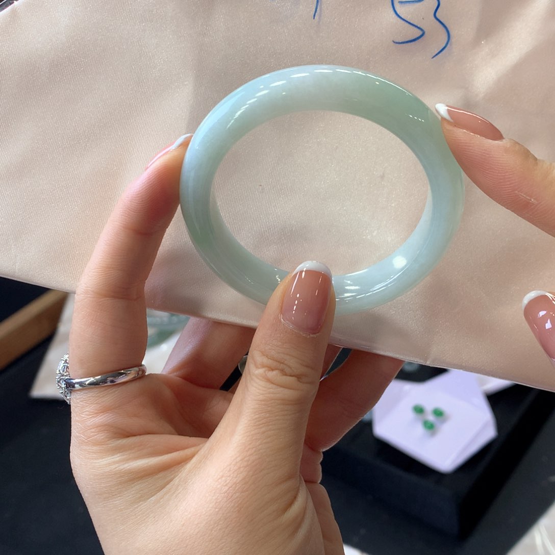 未镶嵌手镯翡翠买断