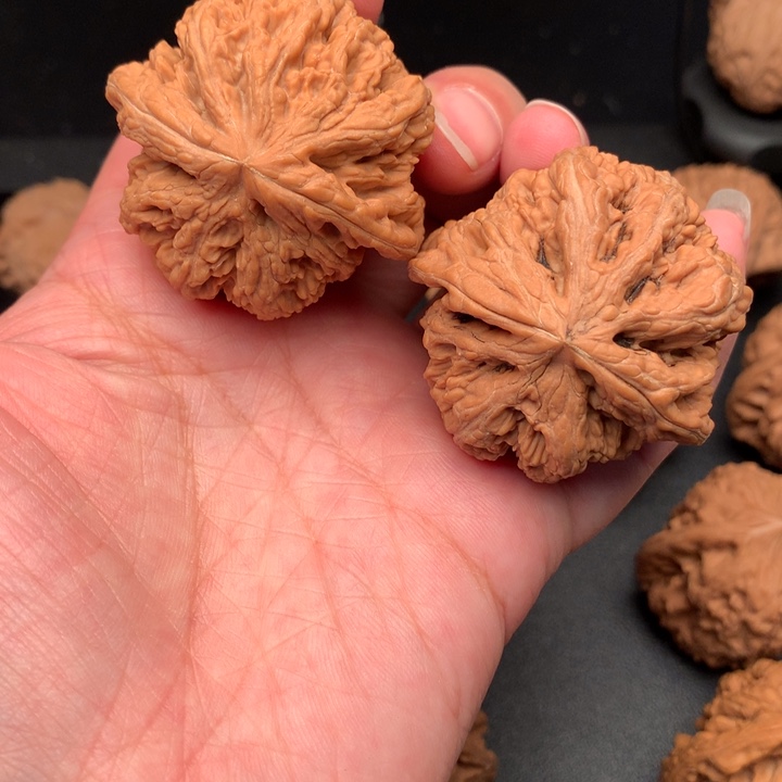 梦***唐文玩核桃吊坠狮子头