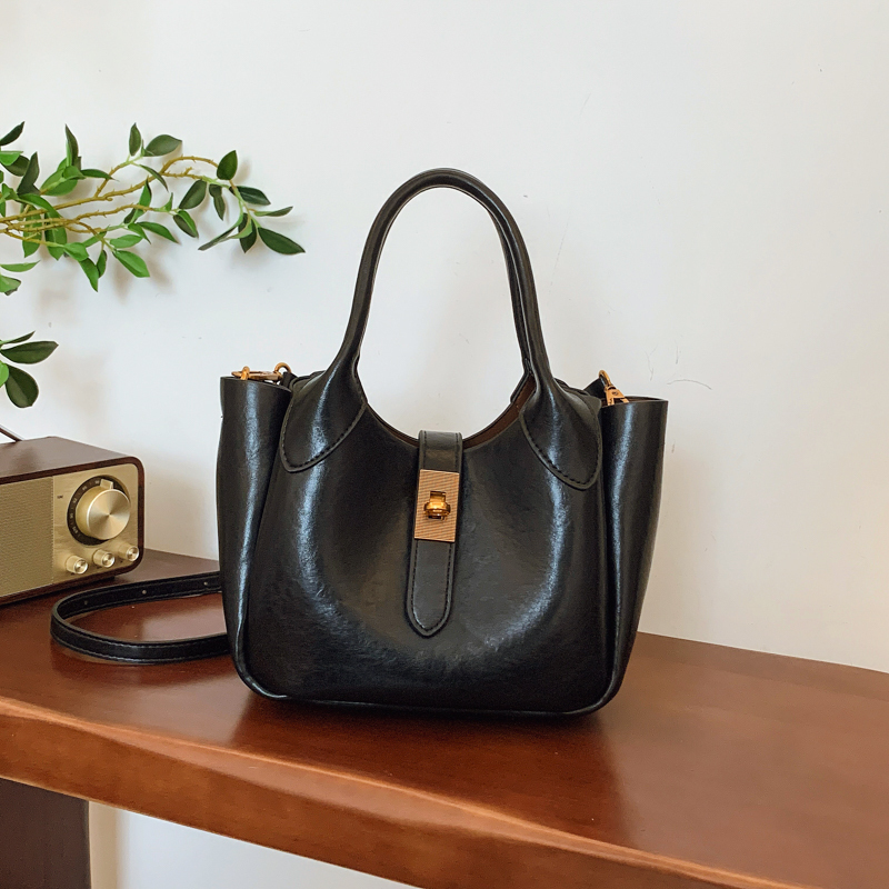 2025秋冬新款腋下潮流复古单肩斜挎包时尚女包 501