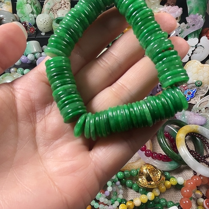 阿***雨翡翠未镶嵌颈饰翡翠未镶嵌颈饰