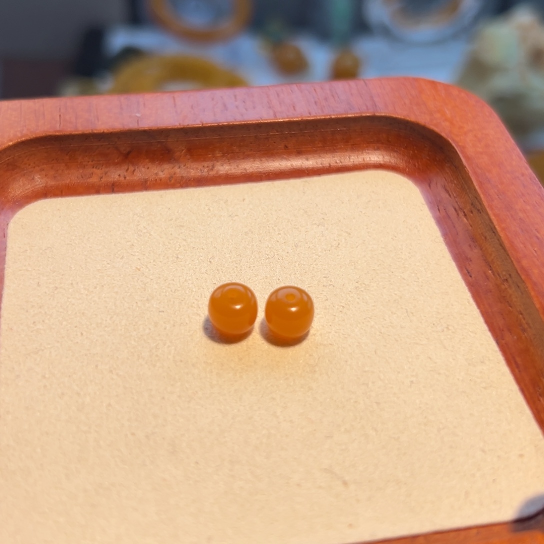 人***风石英质玉（缅黄）未镶嵌卡7老型单珠