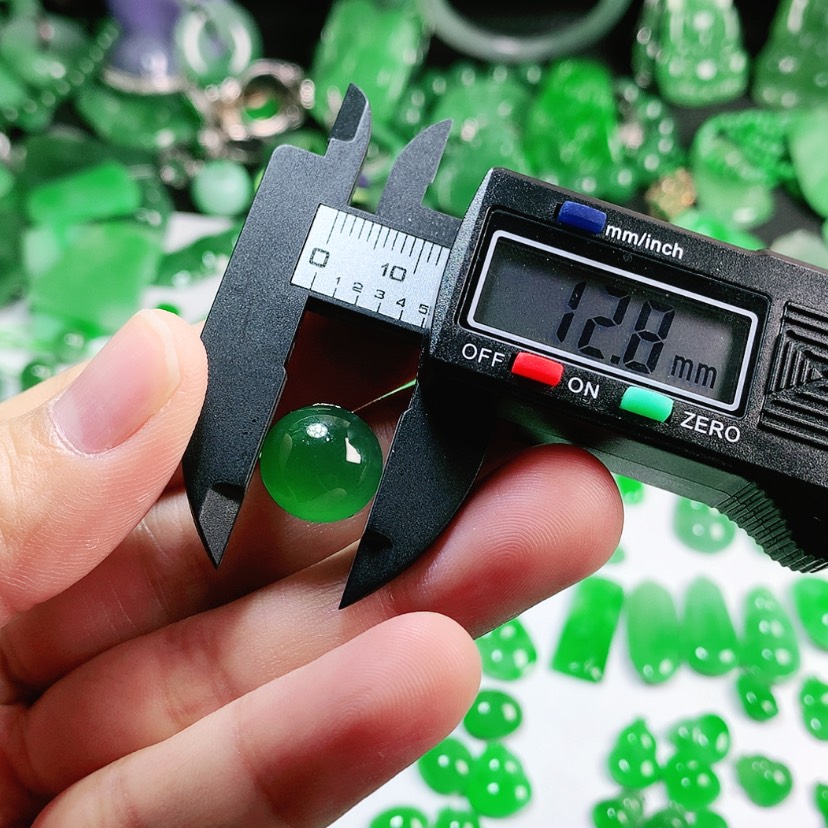 【闪购商品】翡翠颈饰未镶嵌老****妞翡翠12.8*6.0