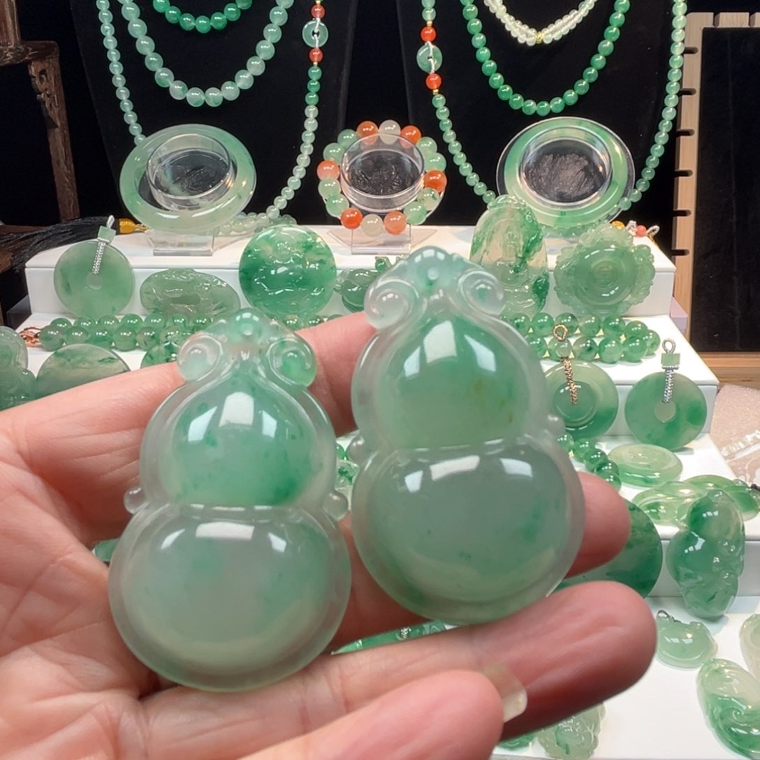 石英质玉吊坠(不含链)合金