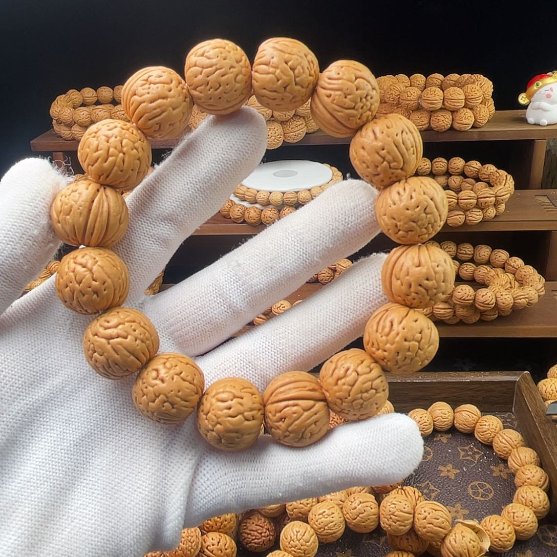 文玩核桃手串元宝