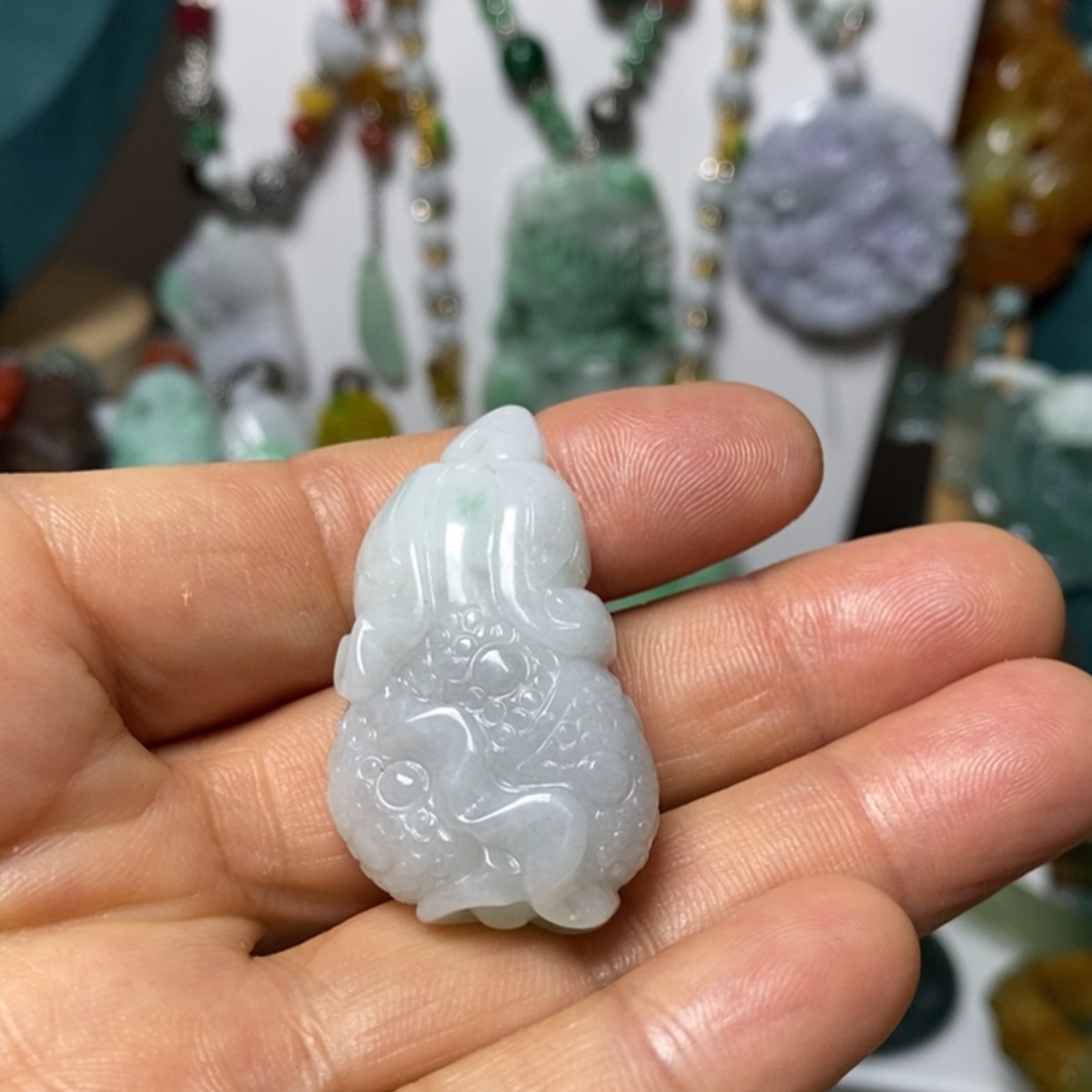 【闪购商品】翡翠吊坠(赠链)未镶嵌