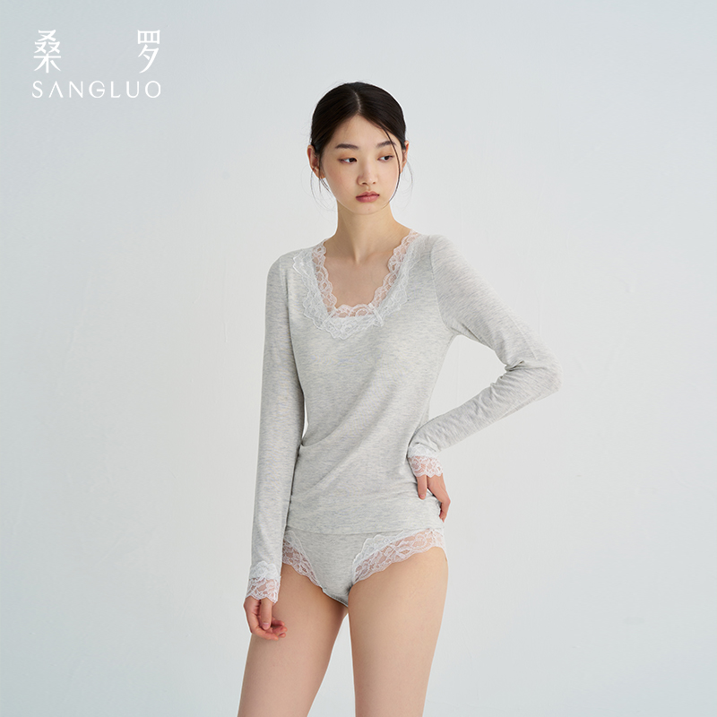 桑罗休闲风V领修身型长袖打底衫蕾丝内搭薄款千金风套装03A61841