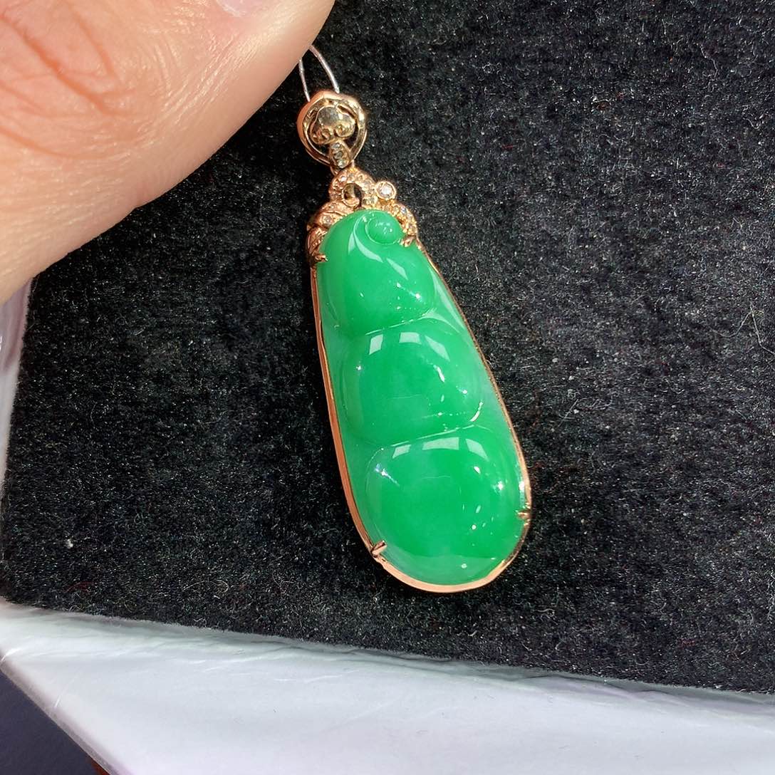翡翠吊坠(赠链)18K金镶嵌
