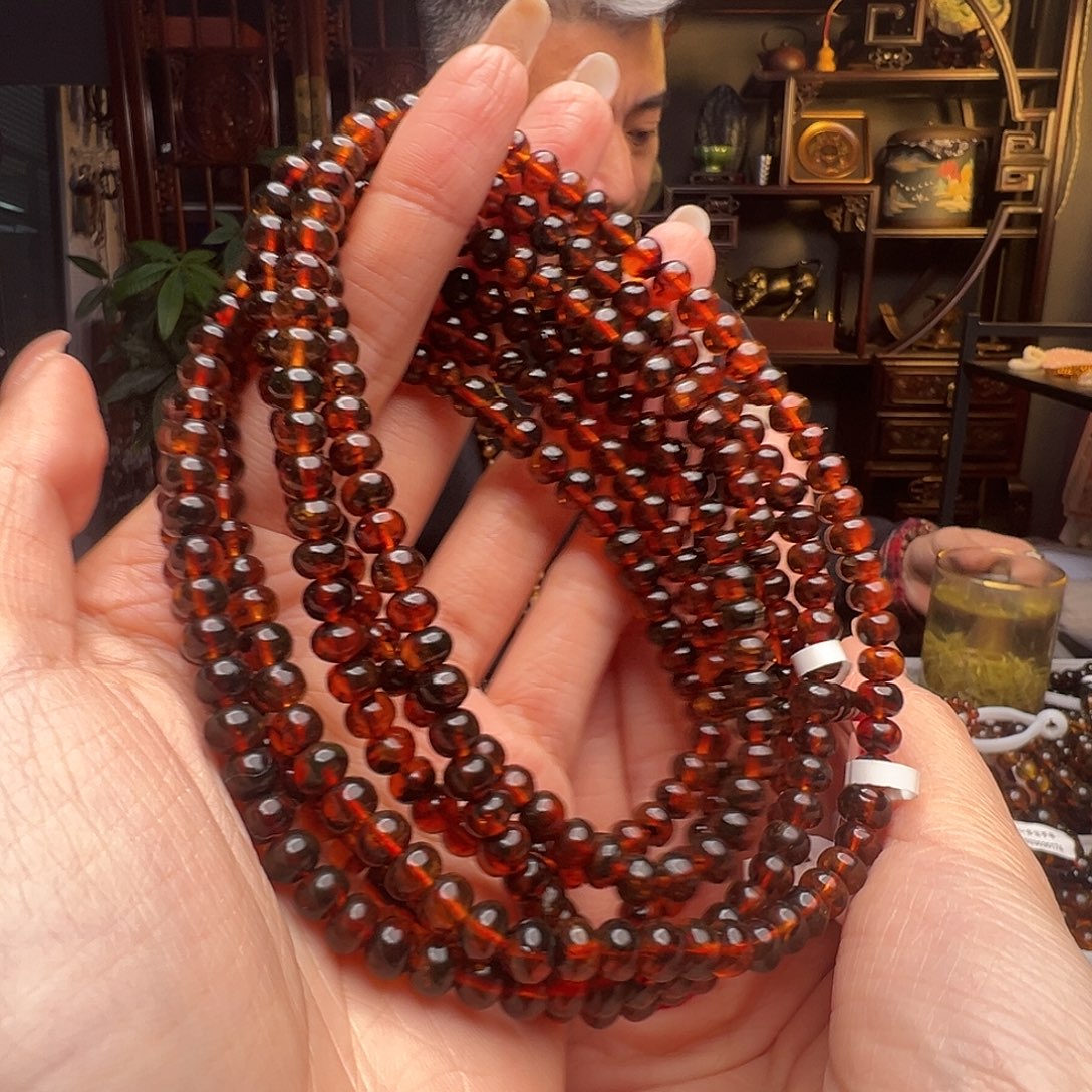 琥珀未镶嵌裸石抚顺琥珀20040六多样性发其一