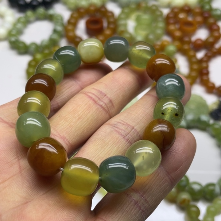 蛇纹石玉手串未镶嵌6**月