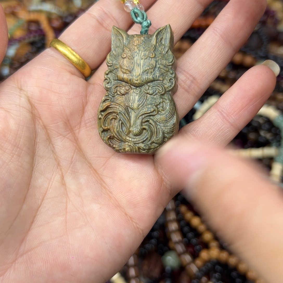 维腊木（绿檀）无事牌