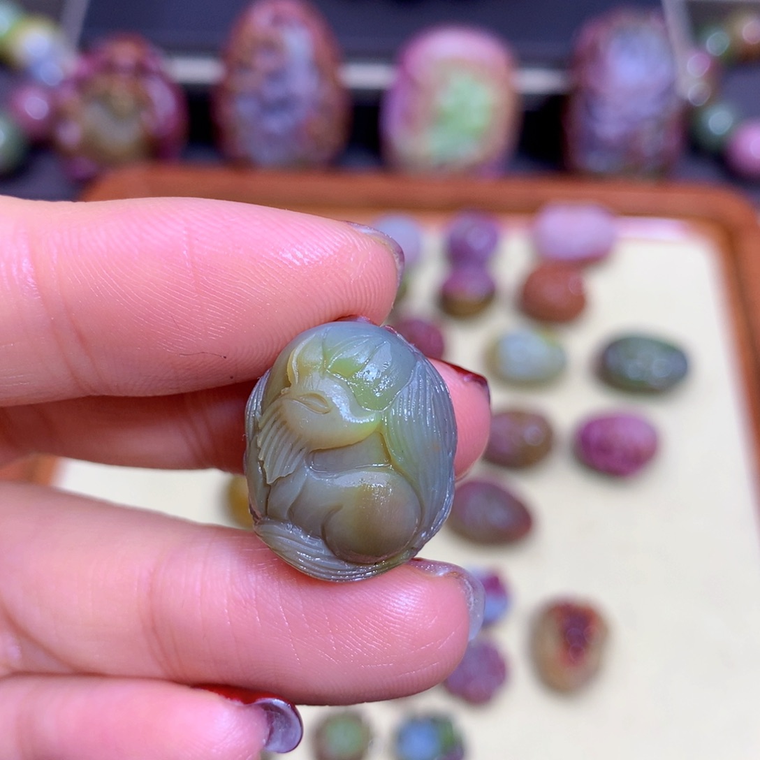 玛瑙挂件未镶嵌静****盐源