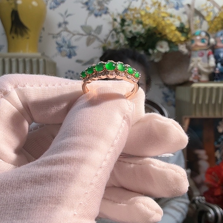 翡翠戒指18K金镶嵌翡翠戒指18K金镶嵌