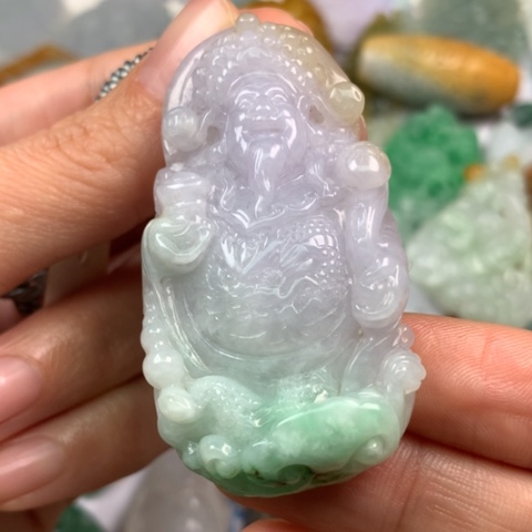 翡翠颈饰未镶嵌三*哥