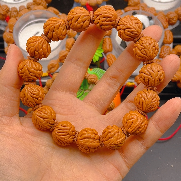 桃核吊坠精品豹子头17尺寸捡漏