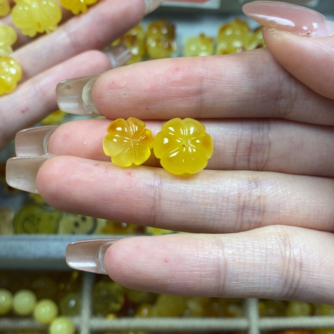 未镶嵌琥珀裸石陈***糖南瓜