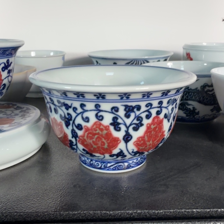 m***w青花釉里红缠枝莲永乐压手杯