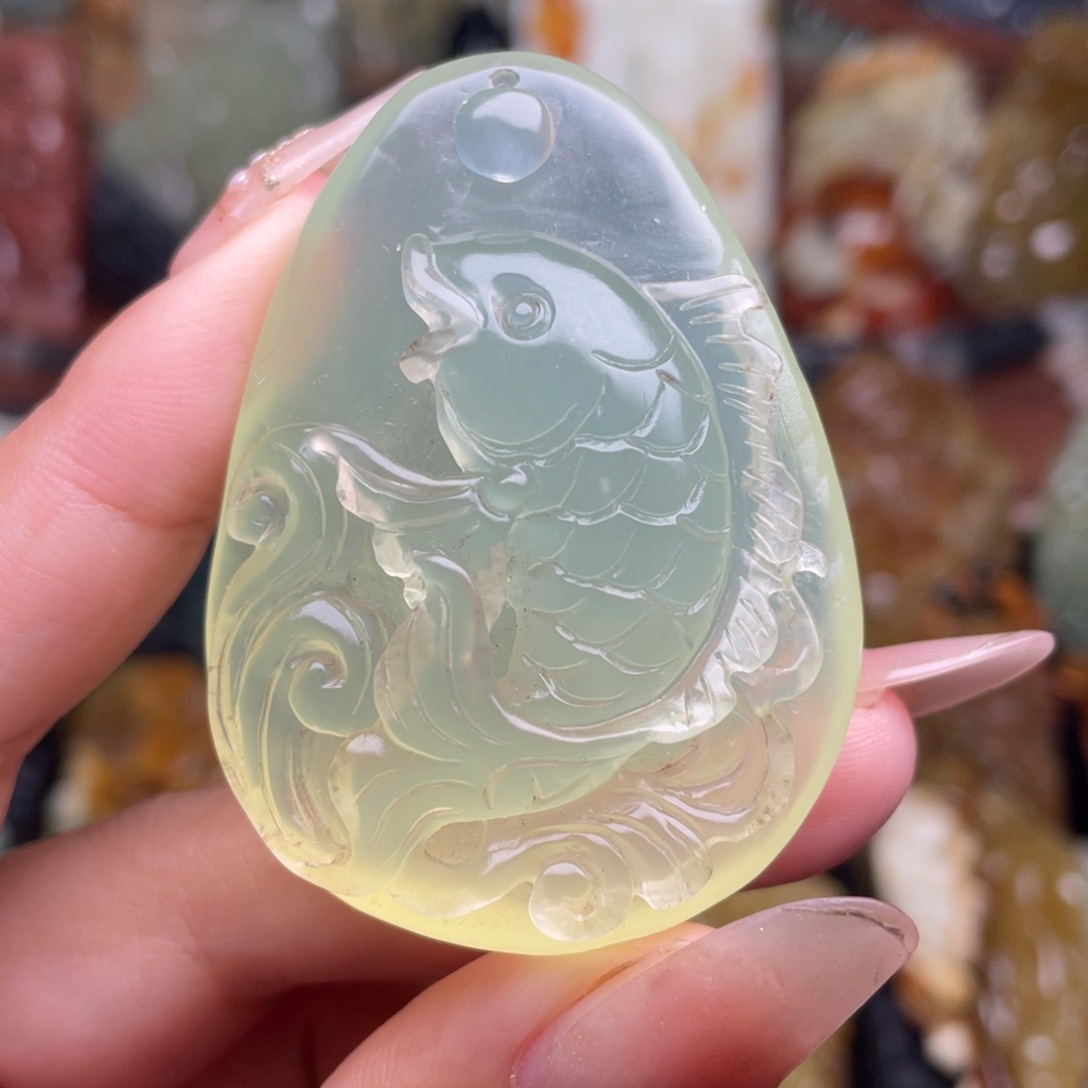 蛇纹石玉未镶嵌颈饰