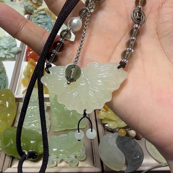 蛇纹石玉吊坠未镶嵌