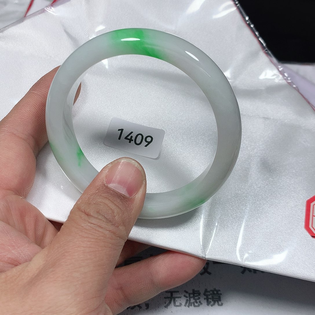 翡翠手镯未镶嵌天然缅甸翡翠手镯A货