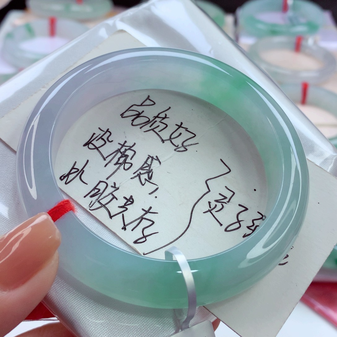翡翠手镯未镶嵌师妹果冻胶春彩必收！