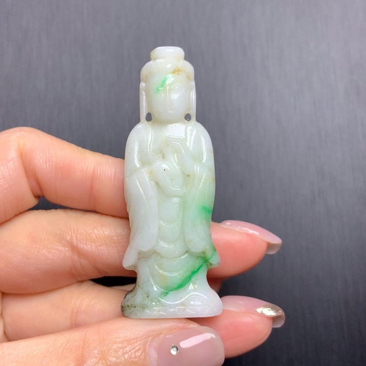 翡翠挂件未镶嵌……