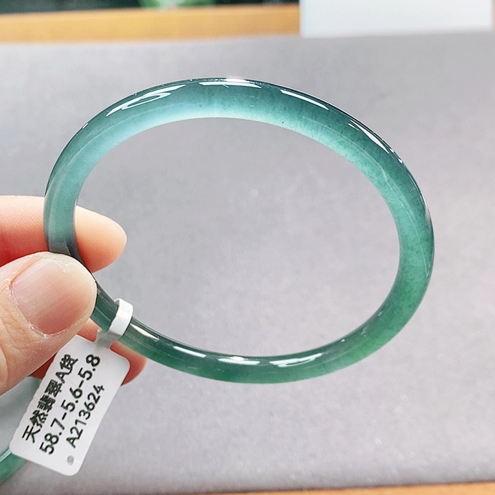 【闪购商品】翡翠手镯（圆镯）未镶嵌