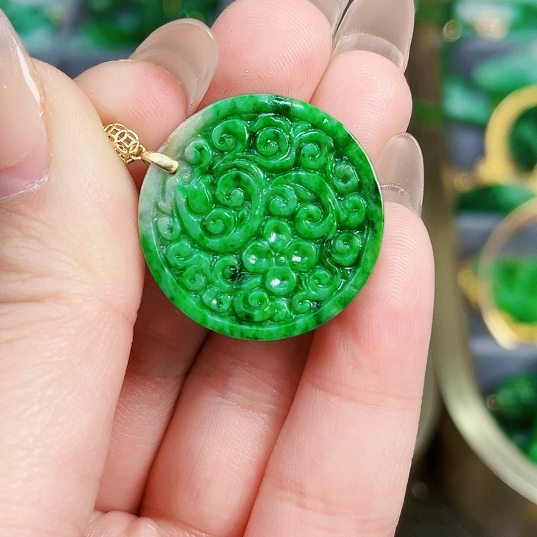 翡翠颈饰18K金镶嵌吊坠