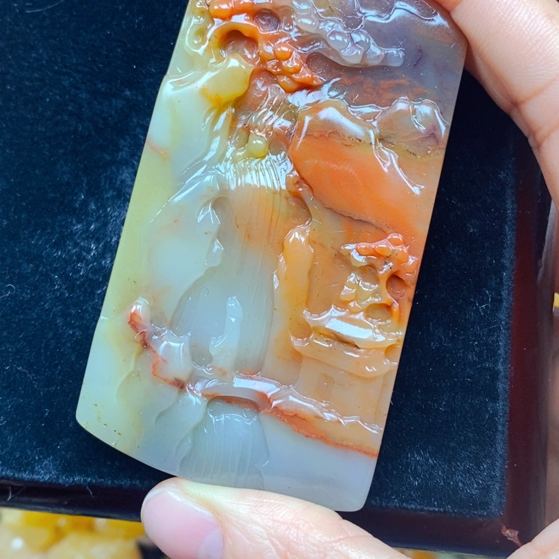 石英质玉（黄龙玉）颈饰未镶嵌