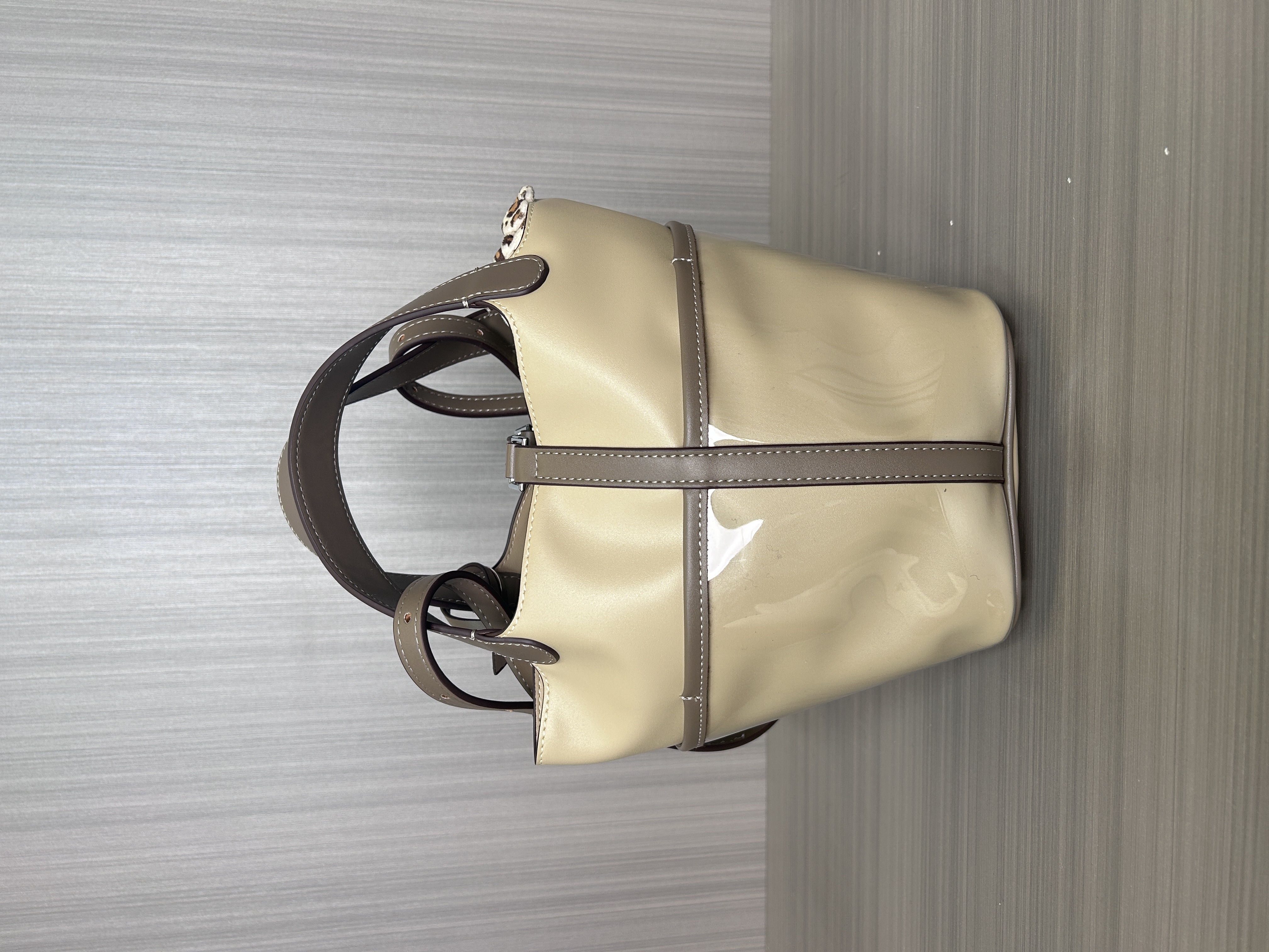 时尚精品真皮女包  菜篮子   可爱  0481  灰卡