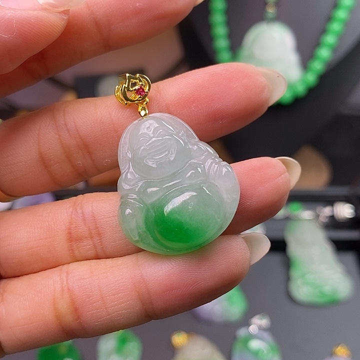 翡翠未镶嵌吊坠(赠链)