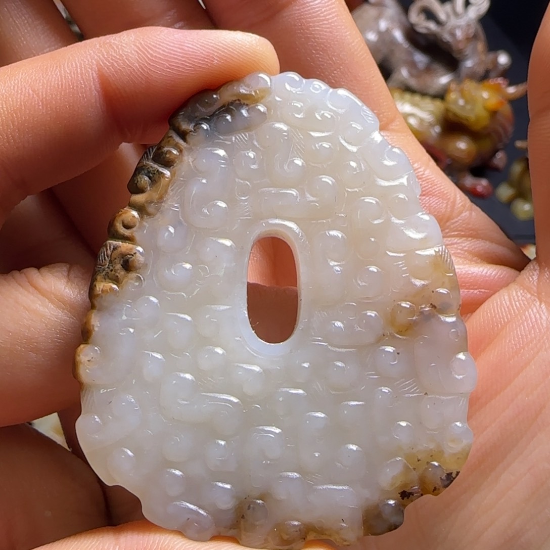 和田玉颈饰未镶嵌