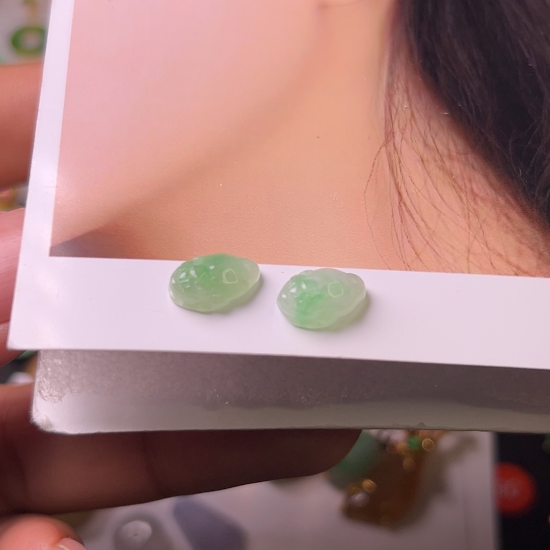 翡翠耳饰未镶嵌金蟾