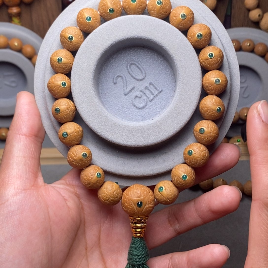 手串凤眼菩提12mm➕绿宝石