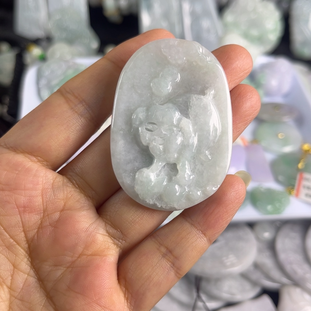 翡翠未镶嵌吊坠(不含链)瑕疵