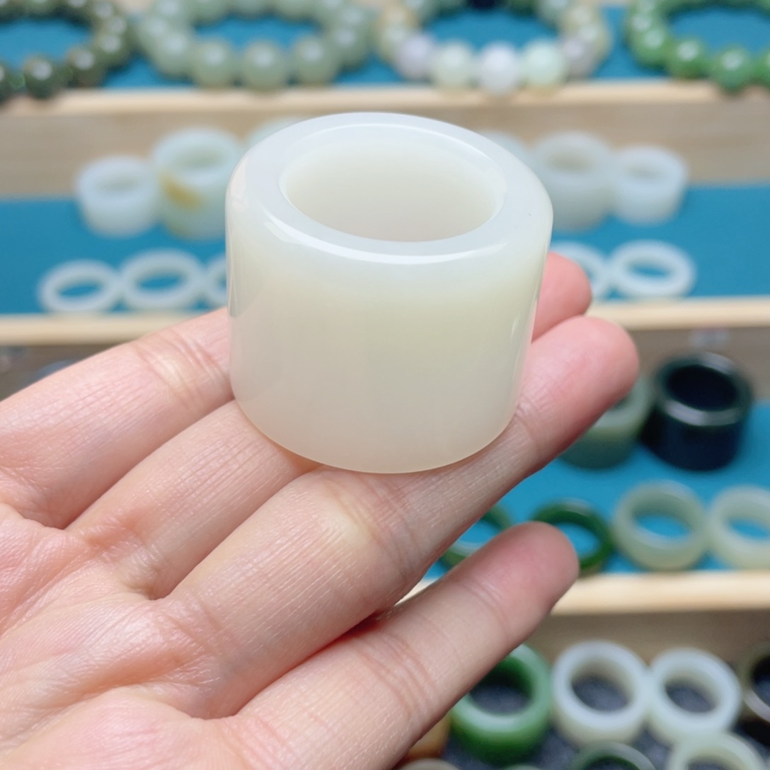 和田玉扳指未镶嵌福*娃