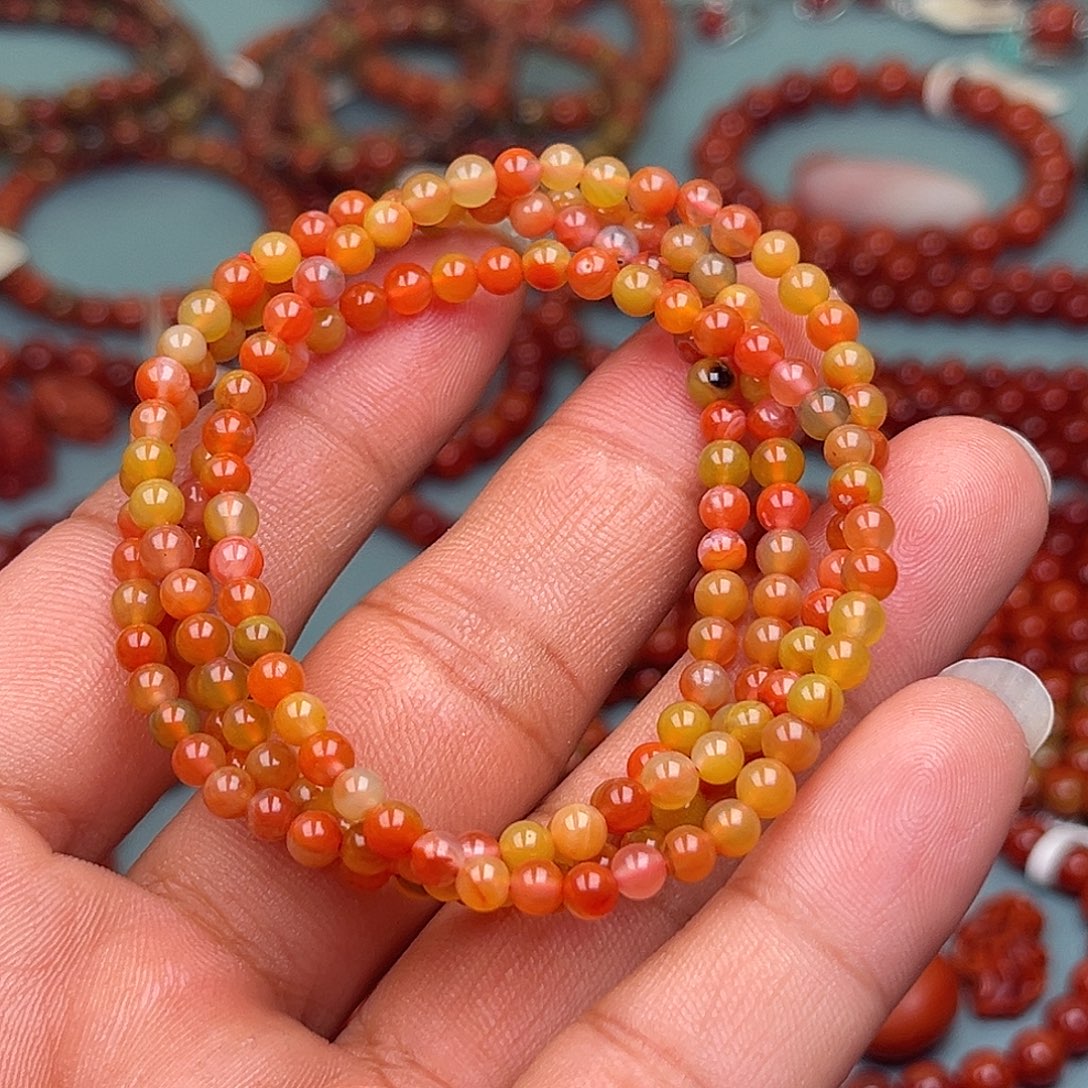 差***了南红玛瑙未镶嵌手链鸡油黄卡4十