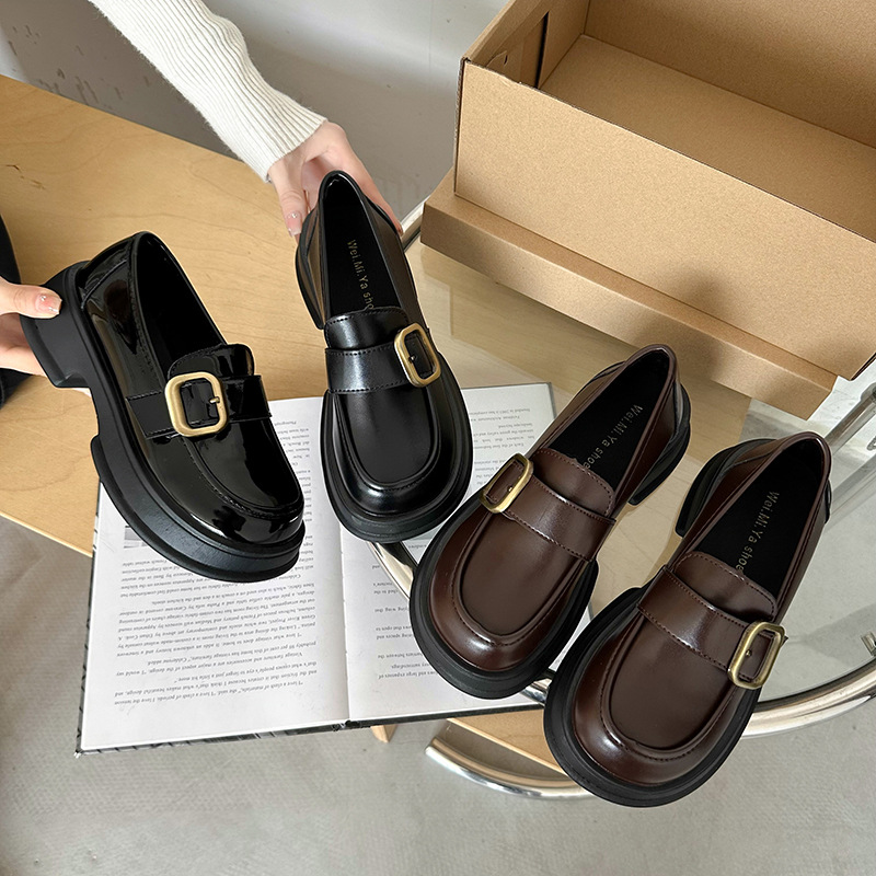 小皮鞋女英伦风2025秋季新款复古厚底乐福鞋一脚蹬搭扣日系jk单鞋