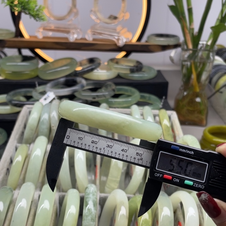 蛇纹石玉手镯未镶嵌205